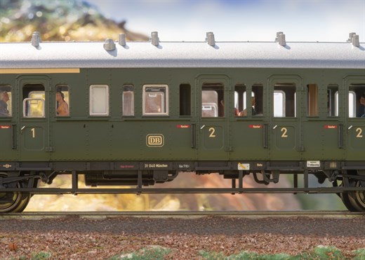 Trix 23458 - Personen-Wagenset zur E 44.5