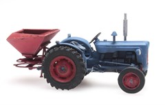 Artitec 387.347 - Traktor Ford mit Heckstreuer