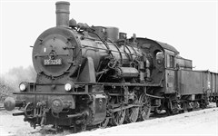 Rivarossi HR2893 - DR, Dampflokomotive mit Schlepp